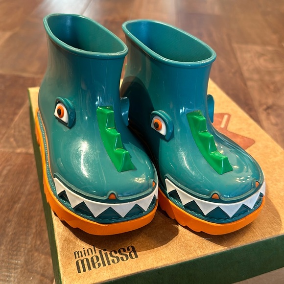 Mini Melissa Toddler Dragon Rain Boots - Picture 2 of 10